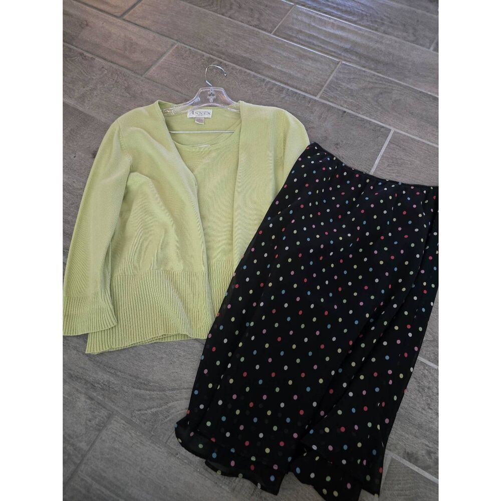 Women's Casual Corner Annex Petite Cardigan with Matching Tank Top Green and Pol